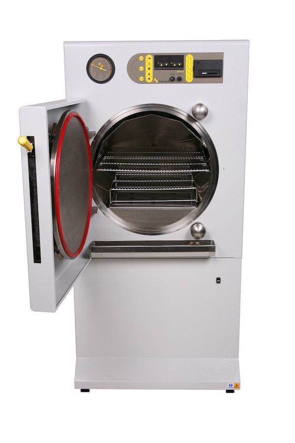 Horizontal cylindrical chamber autoclaves